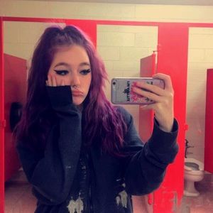 Meet your Posher, Kenzie